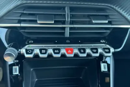 Photo 23 Peugeot 2008  Electrique 156 ch 54 kWh