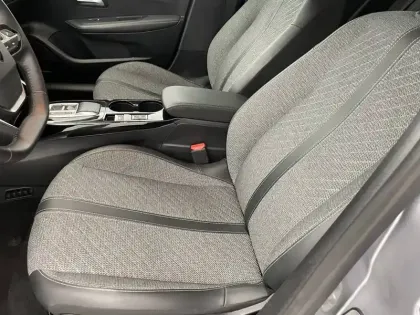 Photo 13 Peugeot 208  Hybrid 100 e-DCS6