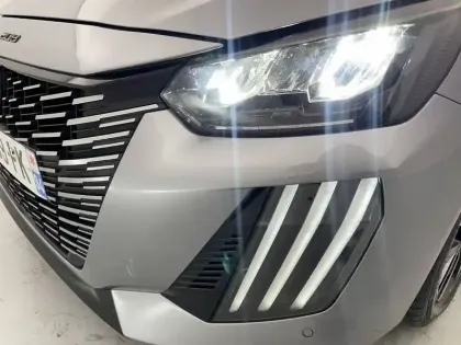Photo 30 Peugeot 208  Hybrid 100 e-DCS6