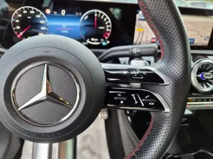 Photo 15 Mercedes Classe A  250 e 8G-DCT