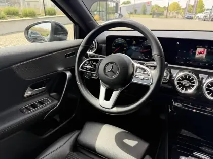 Photo 11 Mercedes Classe A  180 7G-DCT
