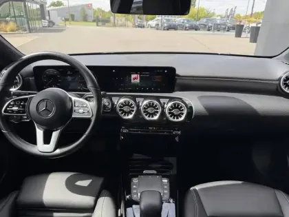 Photo 10 Mercedes Classe A  180 7G-DCT