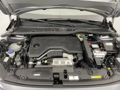 Photo 20 Peugeot 208  Hybrid 100 e-DCS6