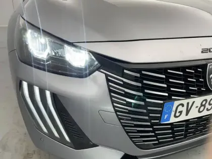Photo 30 Peugeot 208  Hybrid 100 e-DCS6