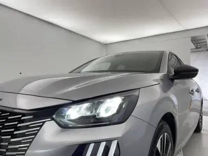 Photo 29 Peugeot 208  Hybrid 100 e-DCS6