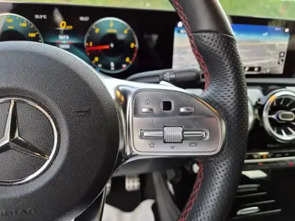 Photo 14 Mercedes Classe A  200 d 8G-DCT