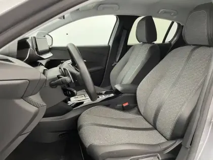 Photo 13 Peugeot 208  Hybrid 100 e-DCS6