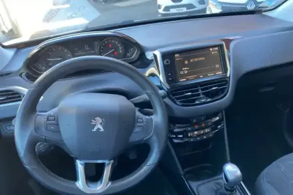 Photo 16 Peugeot 2008  PureTech 110ch S&S BVM6