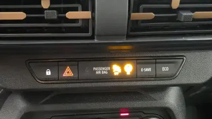 Photo 31 Dacia Sandero  Hybrid 155