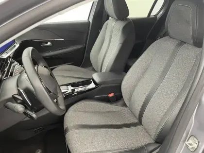 Photo 13 Peugeot 208  Hybrid 100 e-DCS6