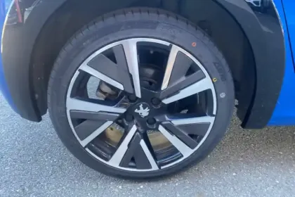 Photo 10 Peugeot 208  PureTech 130 S&S EAT8