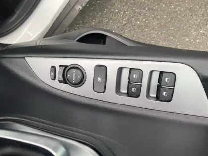 Photo 16 Kia Stonic  1.0 T-GDi 120 ch MHEV DCT7