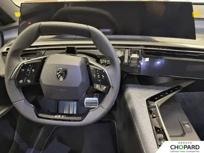 Photo 15 Peugeot 5008  Plug-in Hybrid 225 ch e-DCS7
