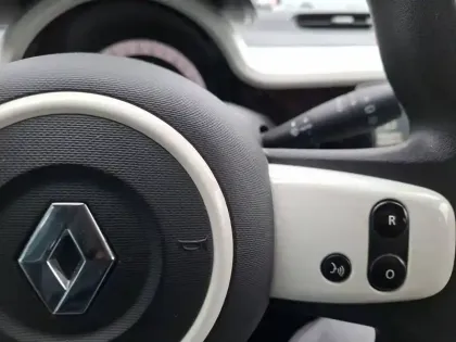 Photo 33 Renault Twingo  III E-Tech