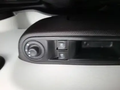 Photo 39 Renault Twingo  III E-Tech
