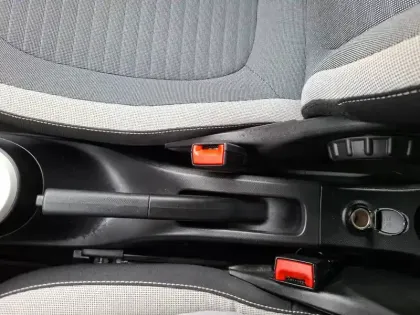 Photo 32 Renault Twingo  III E-Tech