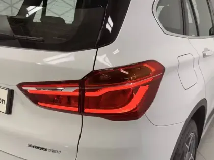 Photo 36 BMW X1  sDrive 18i 140 ch