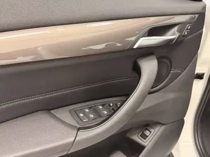 Photo 43 BMW X1  sDrive 18i 140 ch