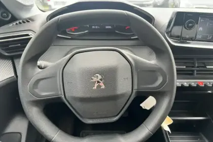 Photo 12 Peugeot 208  PureTech 75 S&S BVM5