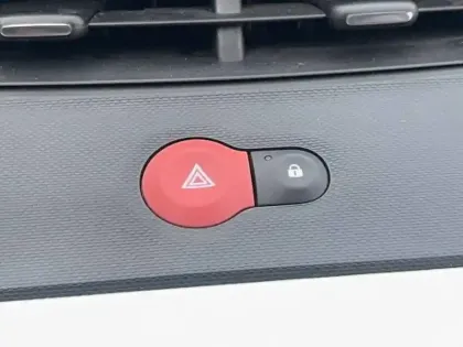 Photo 32 Renault Twingo  III E-Tech