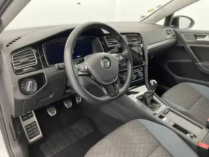 Photo 31 Volkswagen Golf  1.6 TDI 115 FAP BVM5