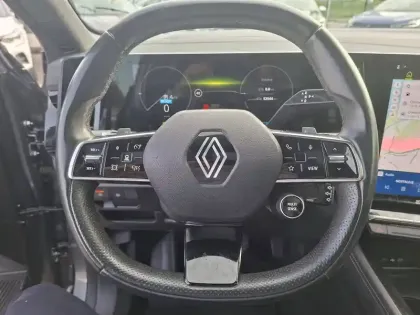 Photo 17 Renault Austral  E-Tech hybrid 200