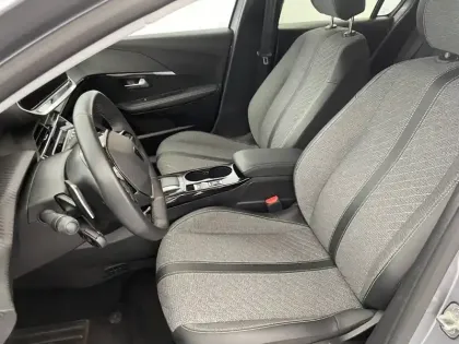 Photo 13 Peugeot 208  Hybrid 100 e-DCS6