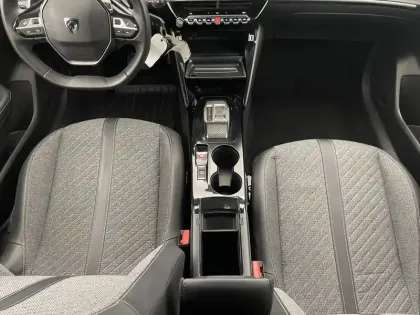 Photo 24 Peugeot 208  Hybrid 100 e-DCS6