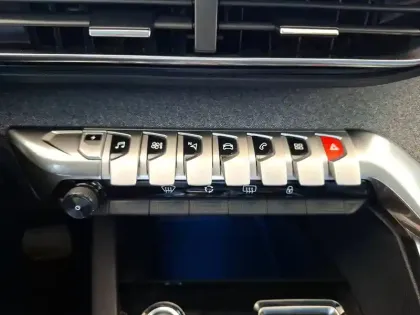 Photo 17 Peugeot 3008  Hybrid 225 e-EAT8
