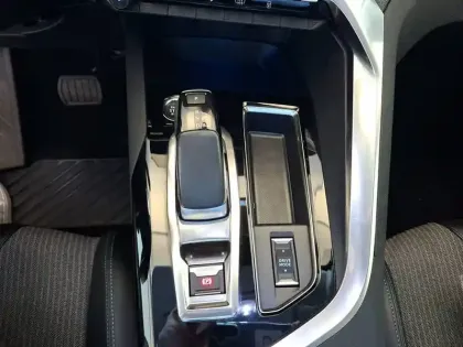 Photo 35 Peugeot 3008  Hybrid 225 e-EAT8
