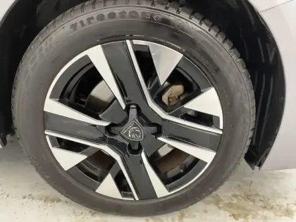 Photo 15 Peugeot 208  Hybrid 100 e-DCS6