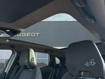 Photo 15 Renault Austral  E-Tech hybrid 200