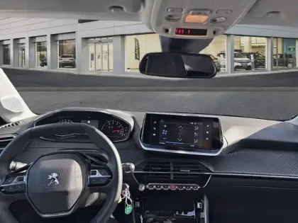 Photo 8 Peugeot 208  PureTech 100 S&S BVM6