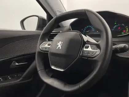 Photo 28 Peugeot 2008  Electrique 136 ch