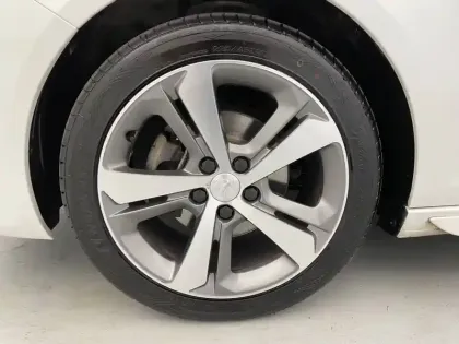 Photo 15 Peugeot 308  PureTech 130ch S&S EAT8
