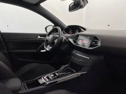 Photo 25 Peugeot 308  PureTech 130ch S&S EAT8