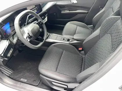 Photo 8 Renault Clio  E-Tech full hybrid 160 ch