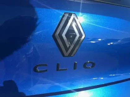 Photo 18 Renault Clio  E-Tech full hybrid 145