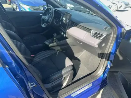 Photo 11 Renault Clio  E-Tech full hybrid 145