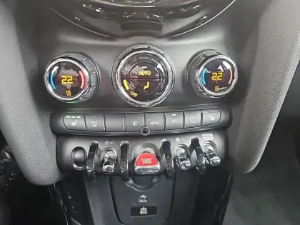Photo 25 Mini Mini Hatch 5 Portes Cooper 136 ch DKG7