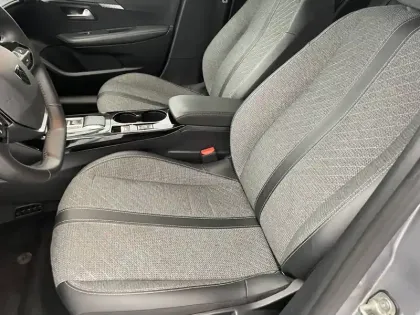 Photo 13 Peugeot 208  Hybrid 100 e-DCS6