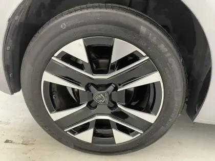 Photo 15 Peugeot 208  Hybrid 100 e-DCS6