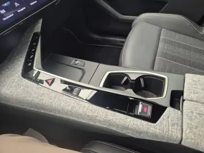 Photo 12 Peugeot 5008  Hybrid 145 ch e-DCS6