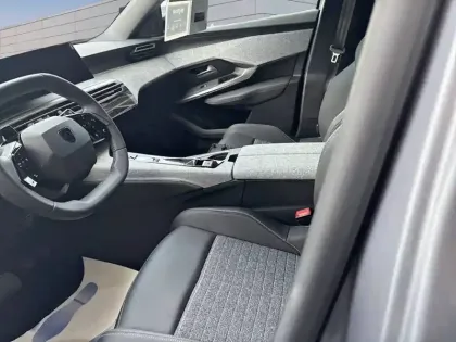 Photo 8 Peugeot 5008  Electrique 230 ch 97 kWh Grande autonomie