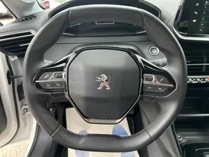 Photo 11 Peugeot 208  Electrique 50 kWh 136ch