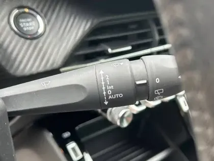 Photo 15 Peugeot 208  Electrique 50 kWh 136ch
