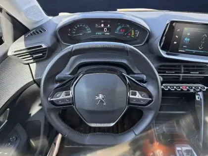 Photo 15 Peugeot 208  Electrique 50 kWh 136ch
