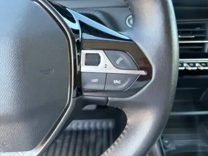 Photo 25 Peugeot 208  Electrique 50 kWh 136ch