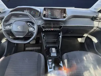 Photo 12 Peugeot 208  Electrique 50 kWh 136ch