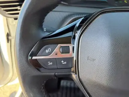 Photo 24 Peugeot 208  Electrique 50 kWh 136ch